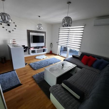 Apartman Bulevar Sarajevo - Free Parking エクステリア 写真