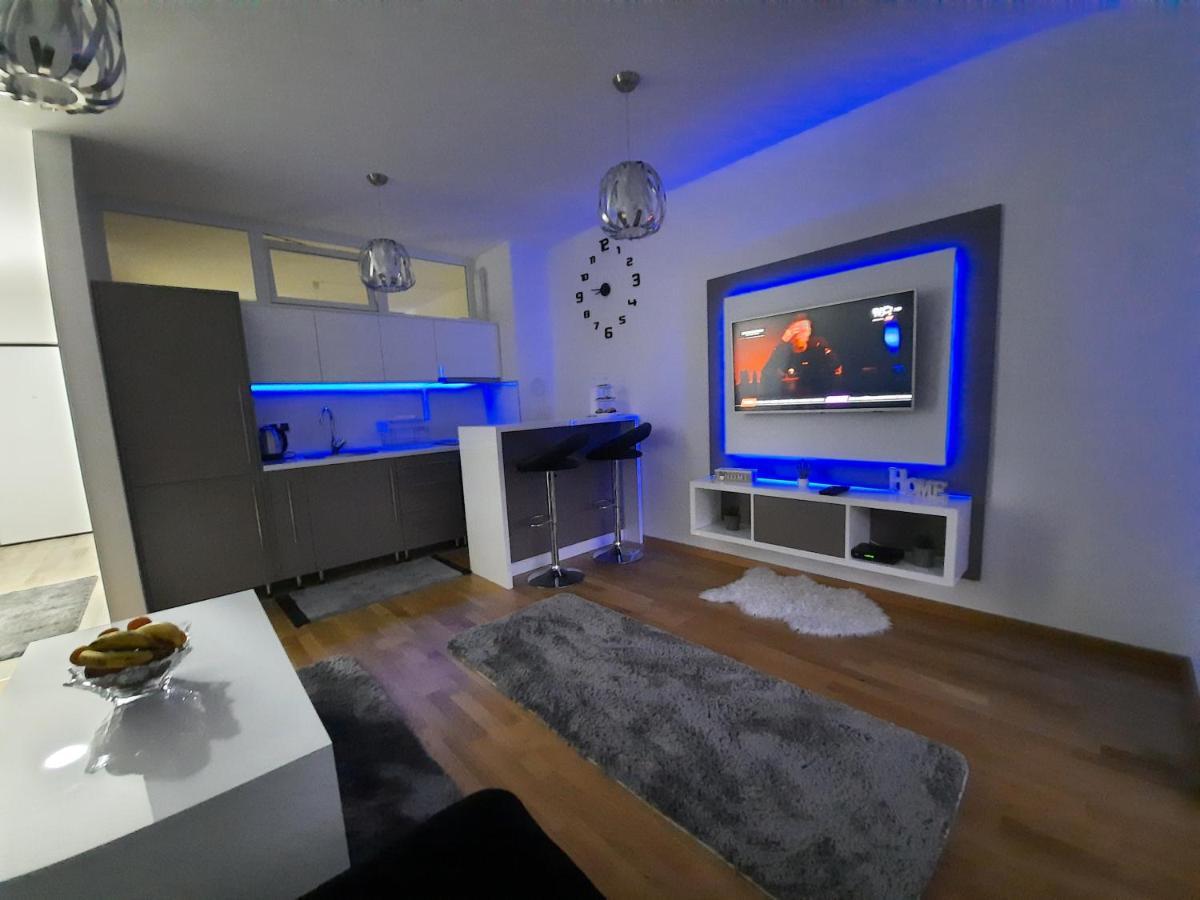 Apartman Bulevar Sarajevo - Free Parking エクステリア 写真