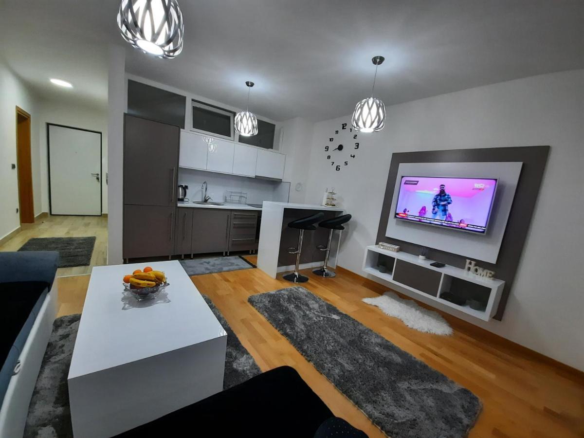 Apartman Bulevar Sarajevo - Free Parking エクステリア 写真