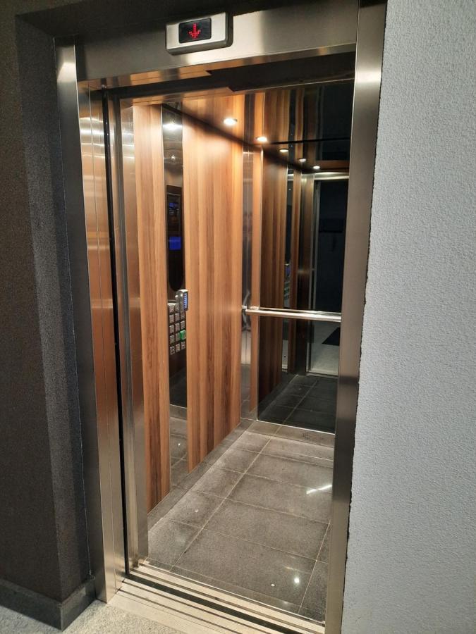 Apartman Bulevar Sarajevo - Free Parking エクステリア 写真