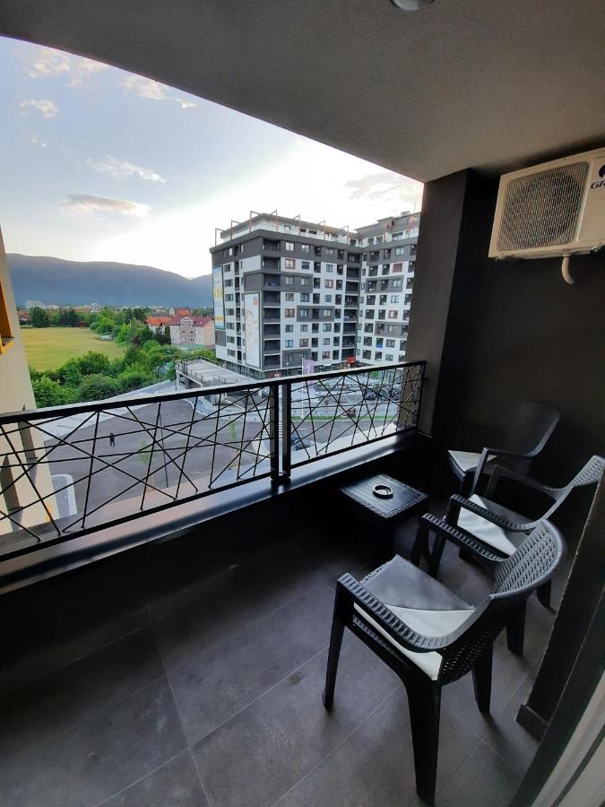 Apartman Bulevar Sarajevo - Free Parking エクステリア 写真