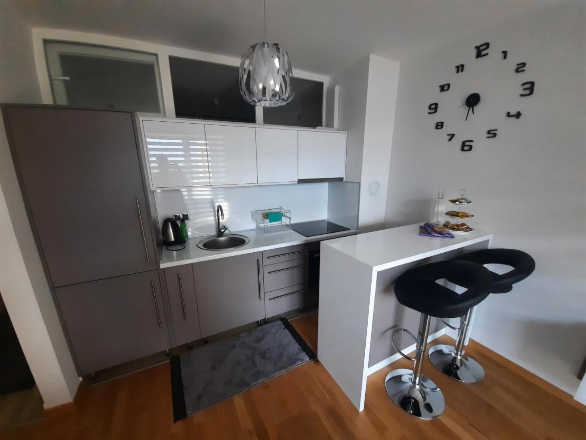 Apartman Bulevar Sarajevo - Free Parking エクステリア 写真