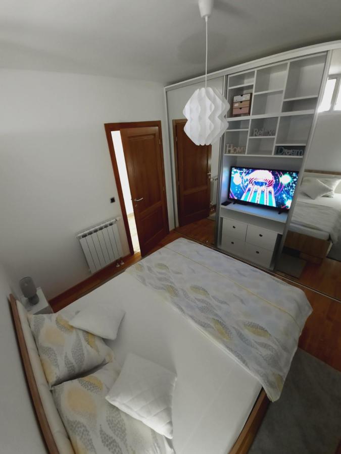 Apartman Bulevar Sarajevo - Free Parking エクステリア 写真