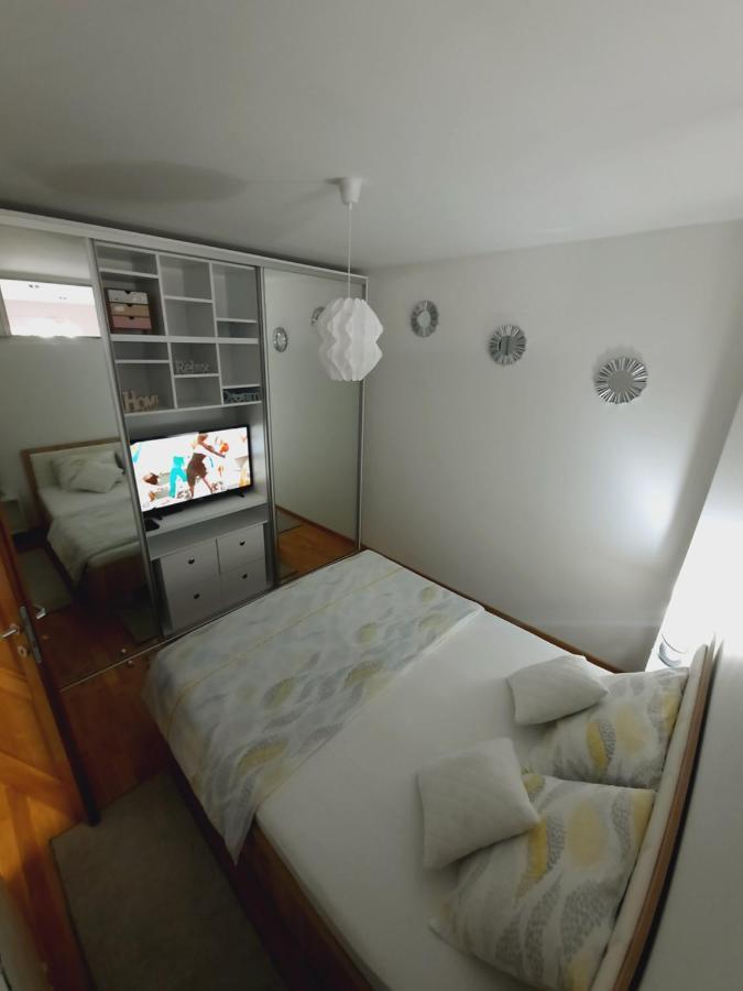 Apartman Bulevar Sarajevo - Free Parking エクステリア 写真