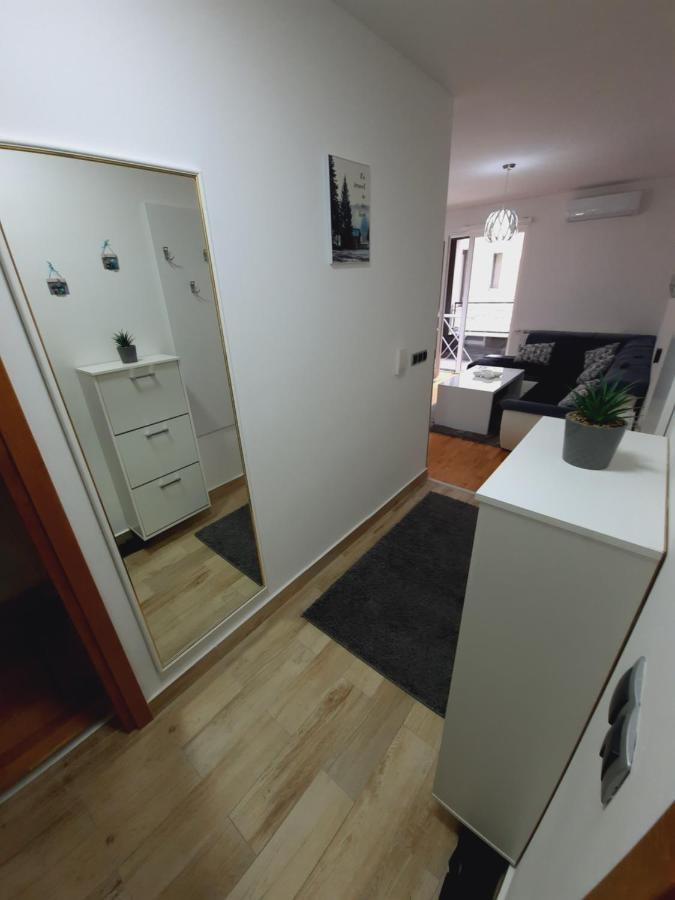 Apartman Bulevar Sarajevo - Free Parking エクステリア 写真