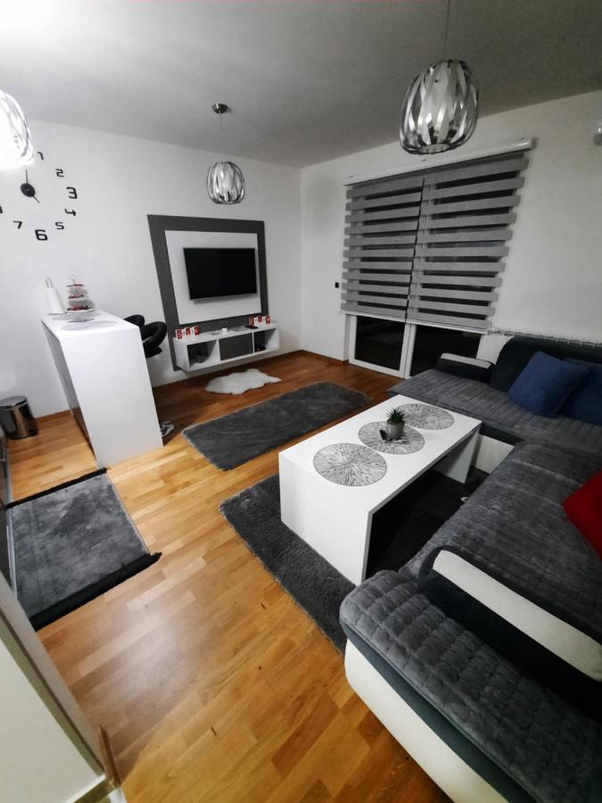 Apartman Bulevar Sarajevo - Free Parking エクステリア 写真