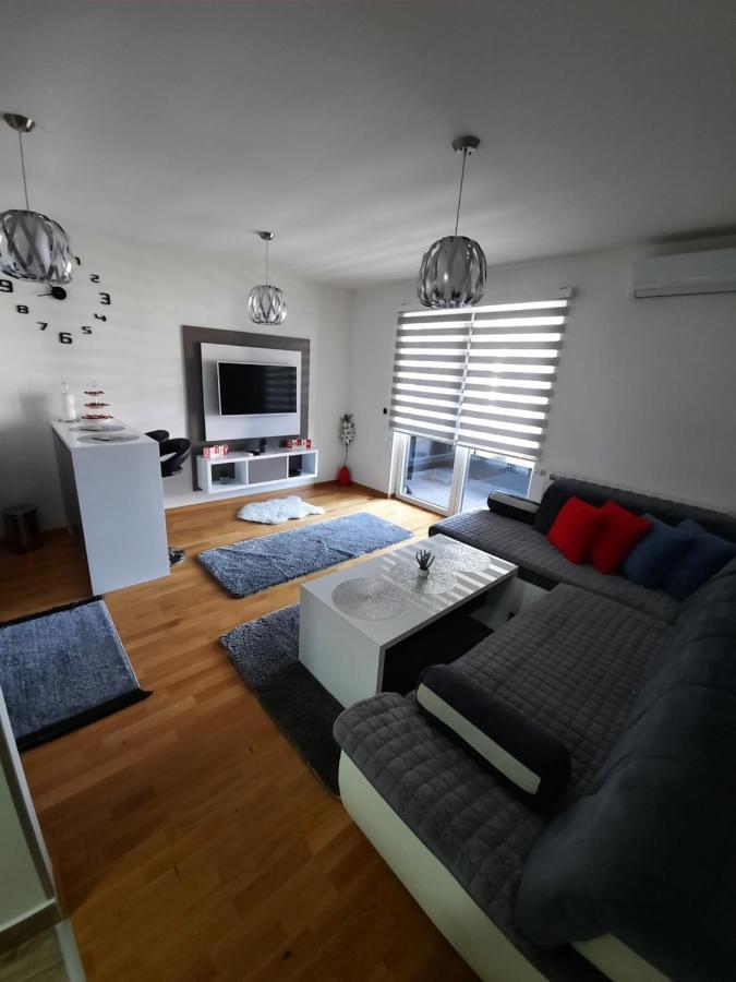 Apartman Bulevar Sarajevo - Free Parking エクステリア 写真